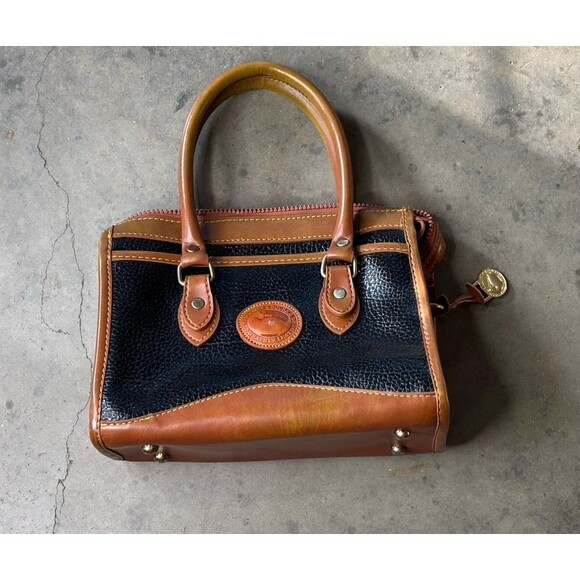 Dooney & Bourke Handbags - Dooney & Bourke All-Weather Leather Dr's Bag Satchel Purse Vintage